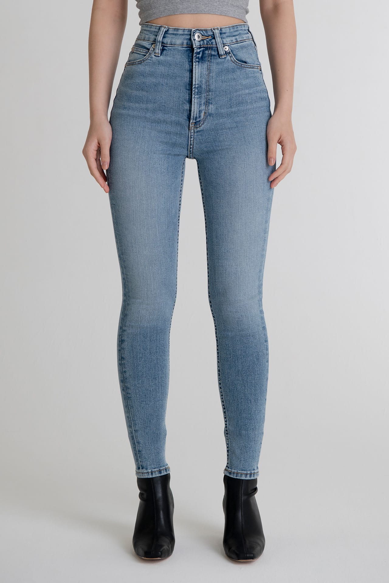 High Rise Skinny Vintage Wash - L. Indigo half front