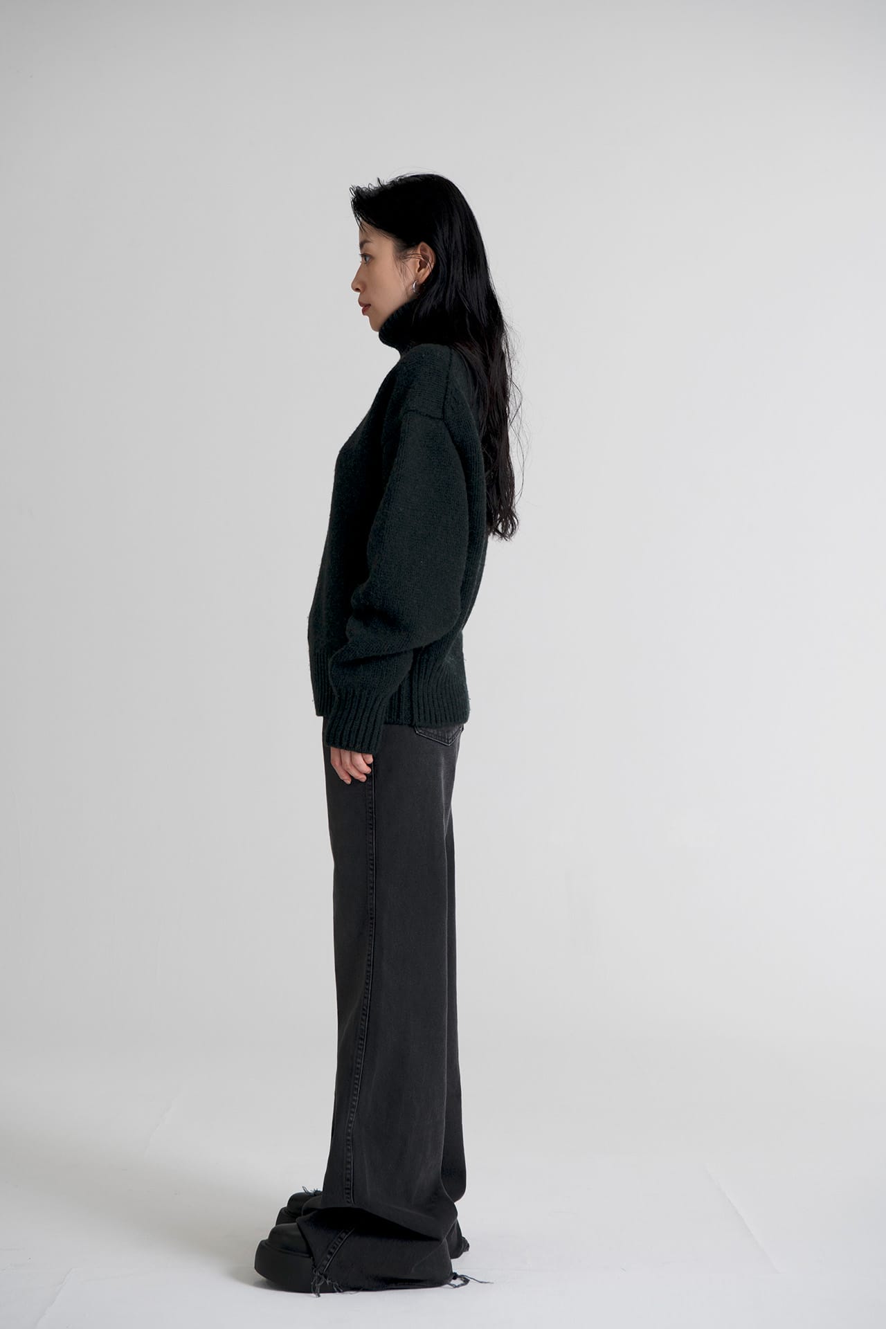 Turtle Neck Knit Sweater Black Pine