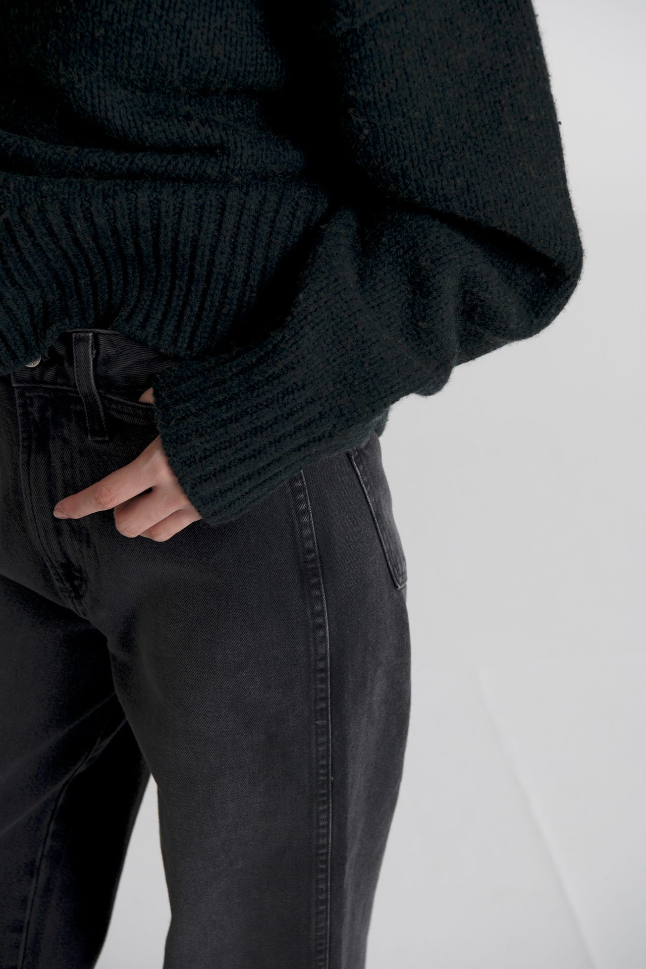 Turtle Neck Knit Sweater Black Pine