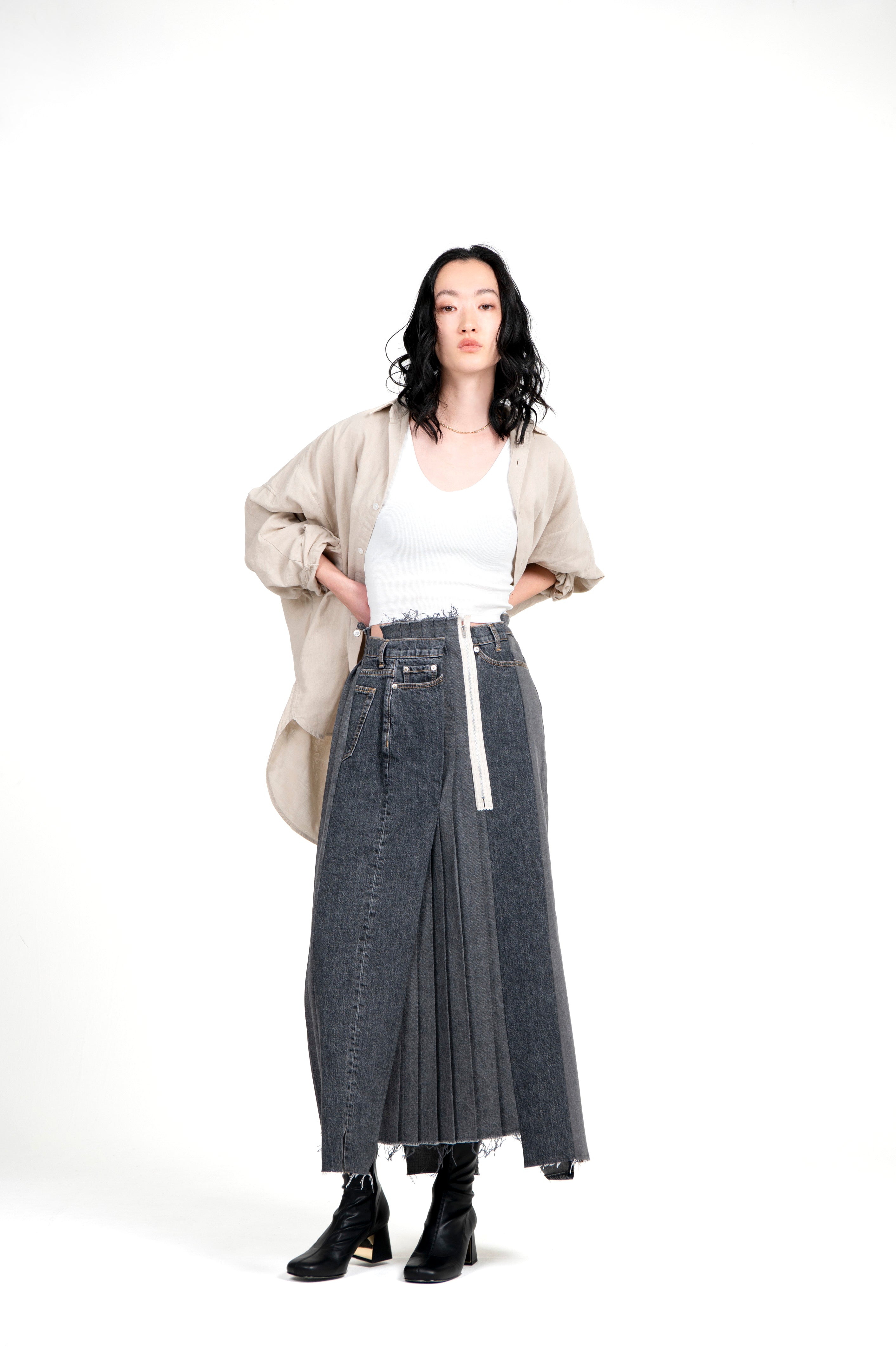 Kuro Skirt Black