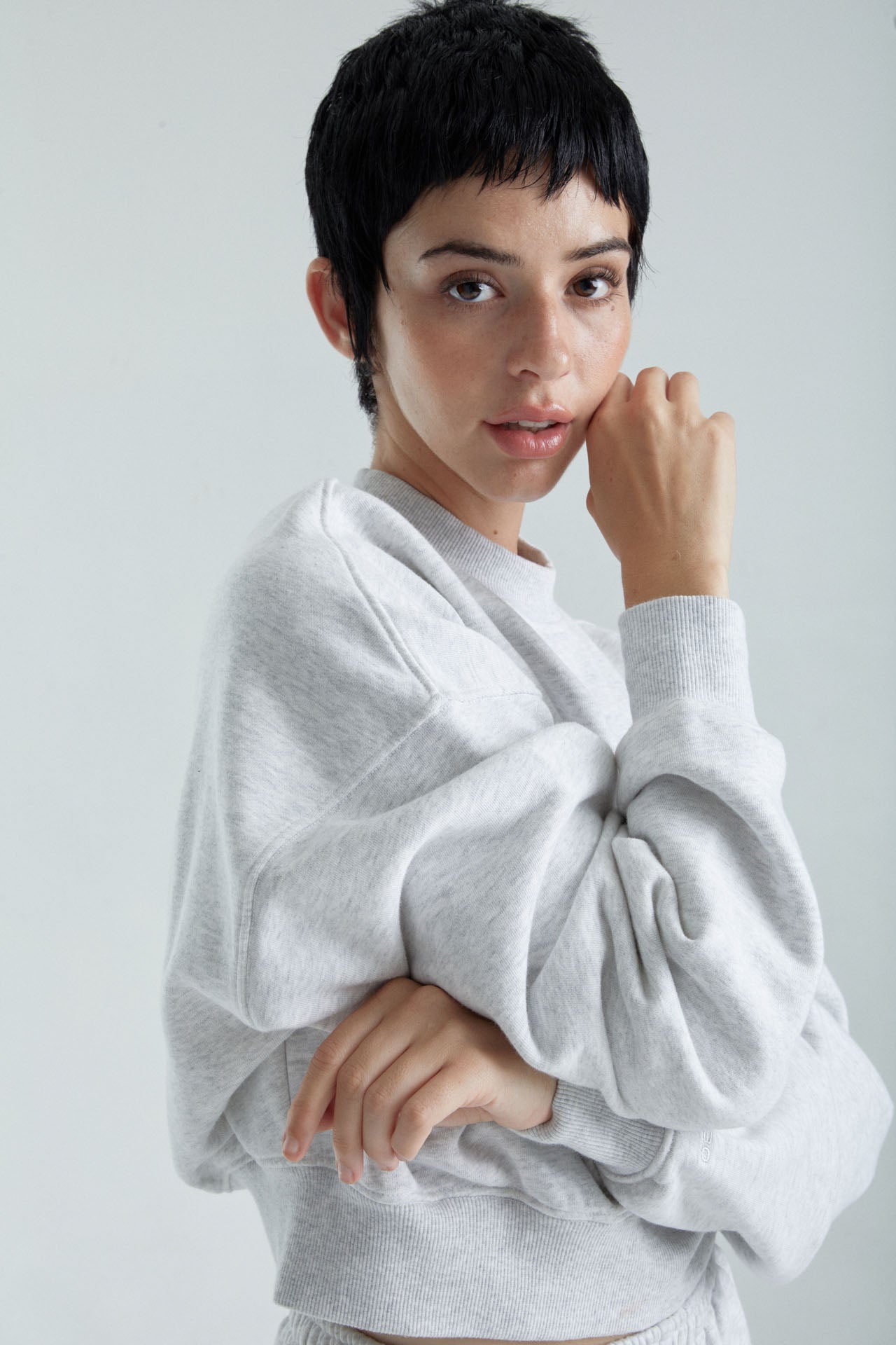 Cropped Mock Neck Crew Sweat Ash Grey