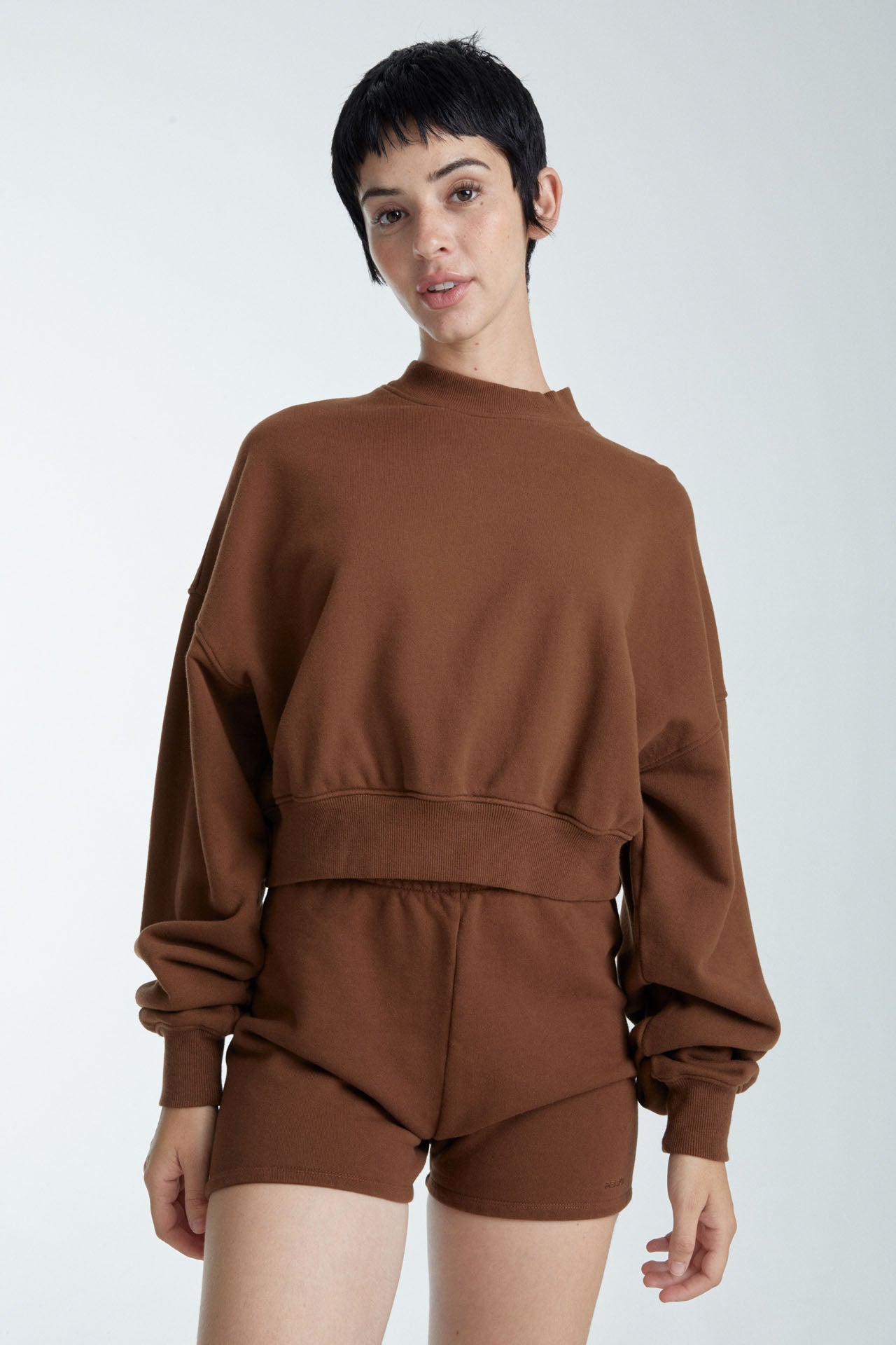 Cropped Mock Neck Crew Sweat Brown