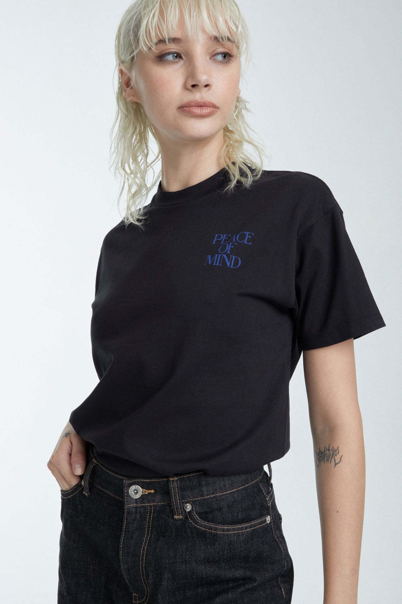 UNISEX "PEACE OF MIND" GRAPHIC TEE Black