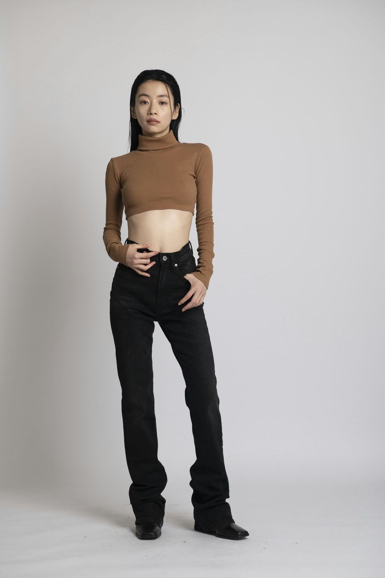 Neo Fitted Cropped Turtle Neck Beige