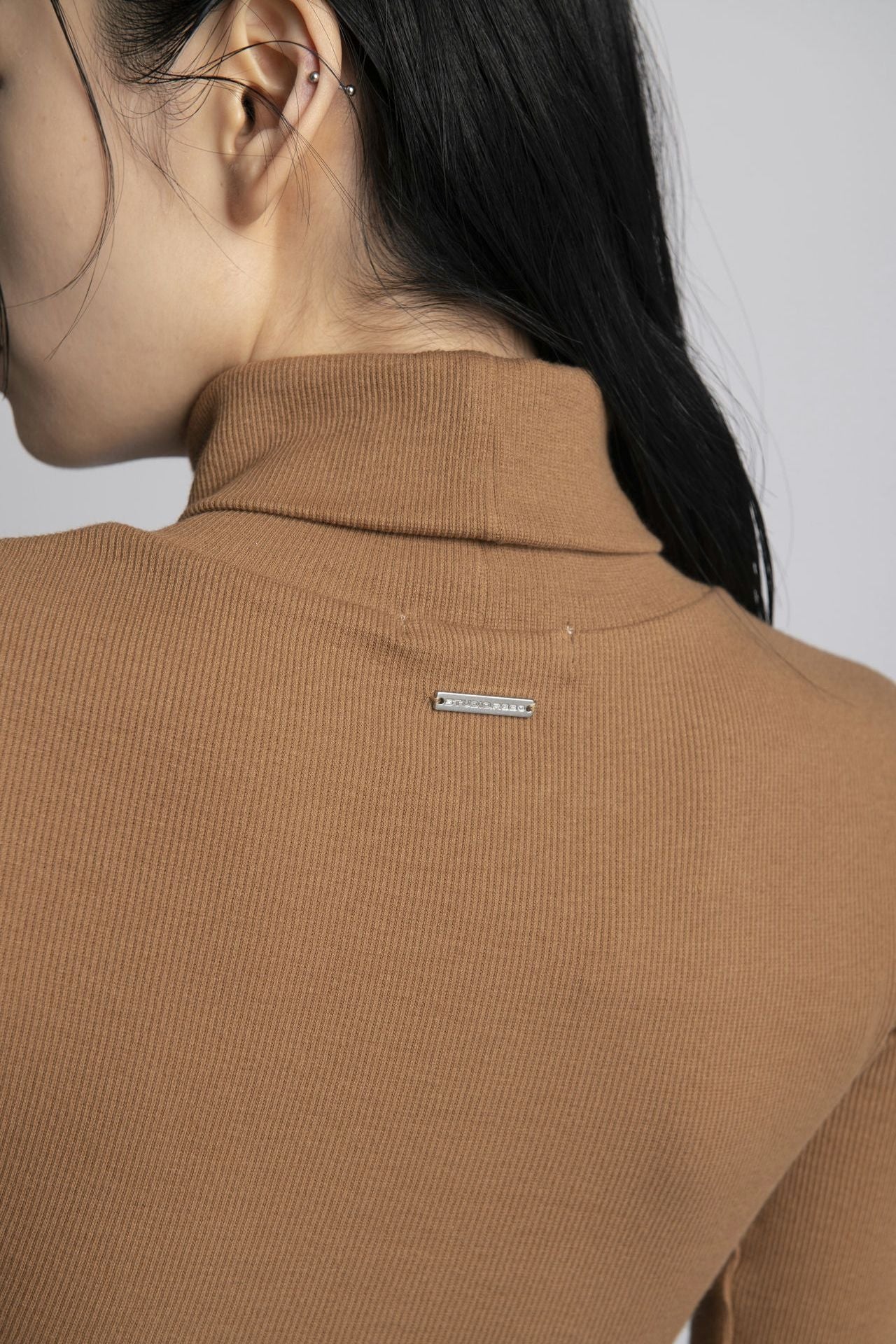 Neo Fitted Cropped Turtle Neck Beige
