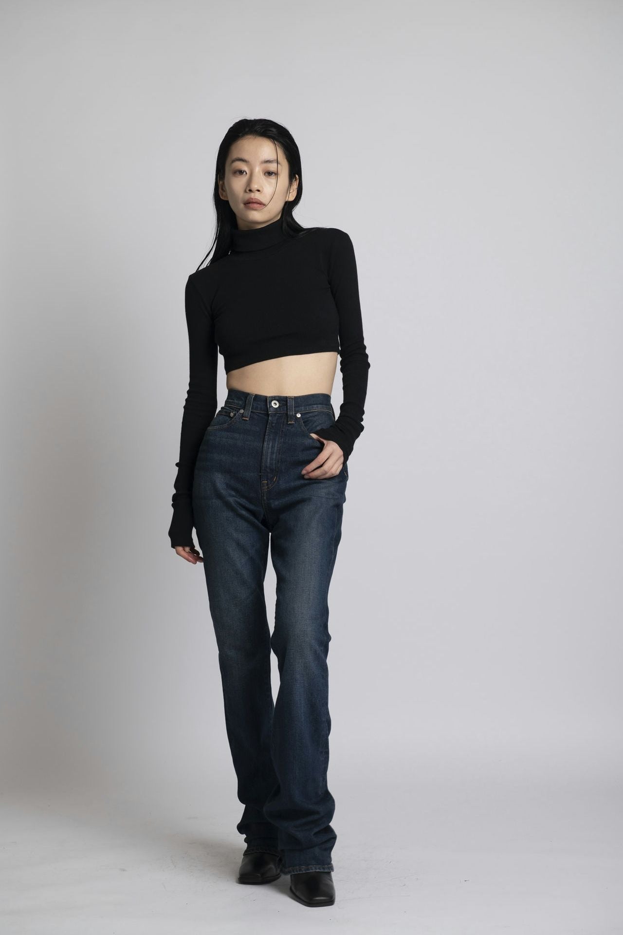 Neo Fitted Cropped Turtle Neck Black