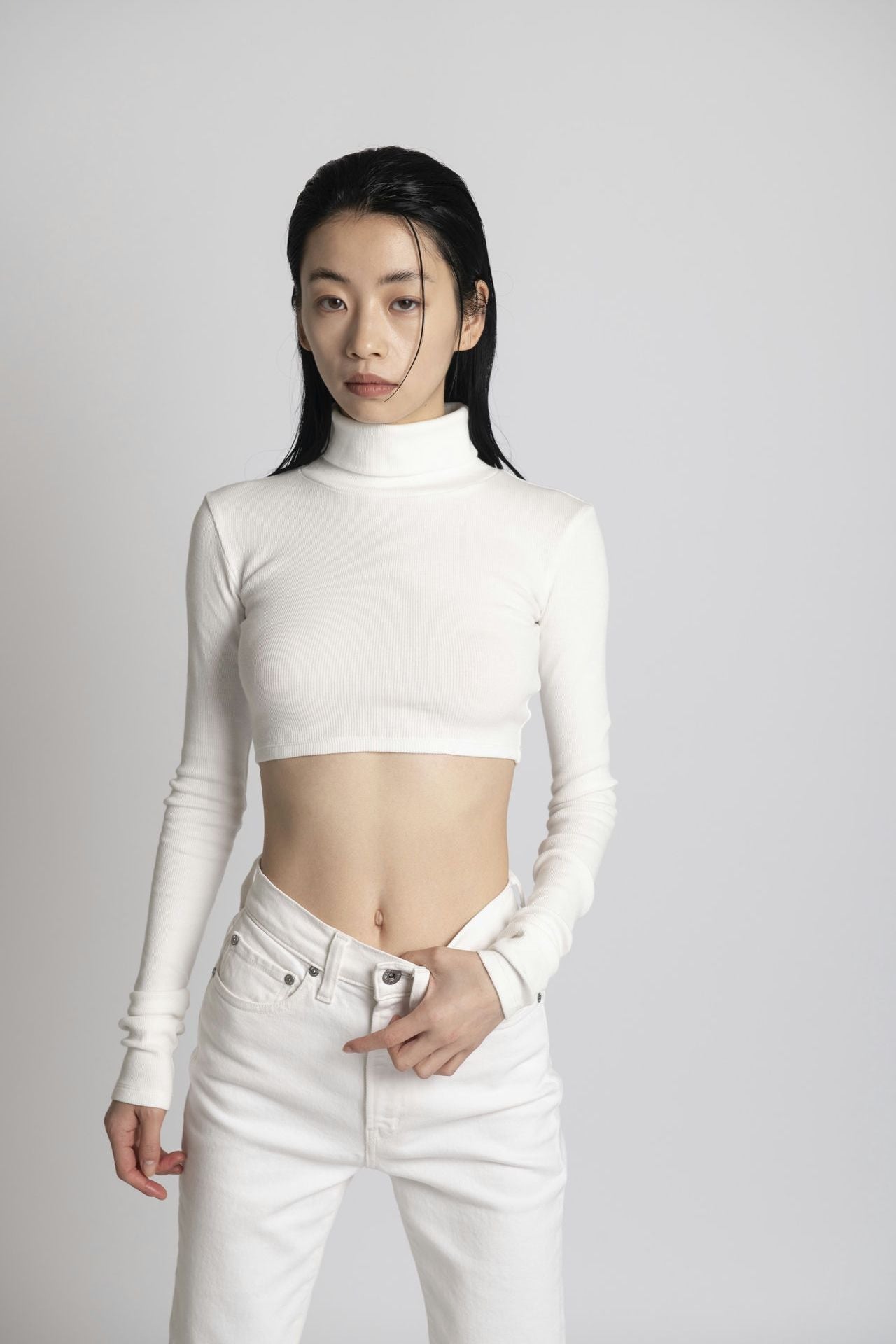 Neo Fitted Cropped Turtle Neck White