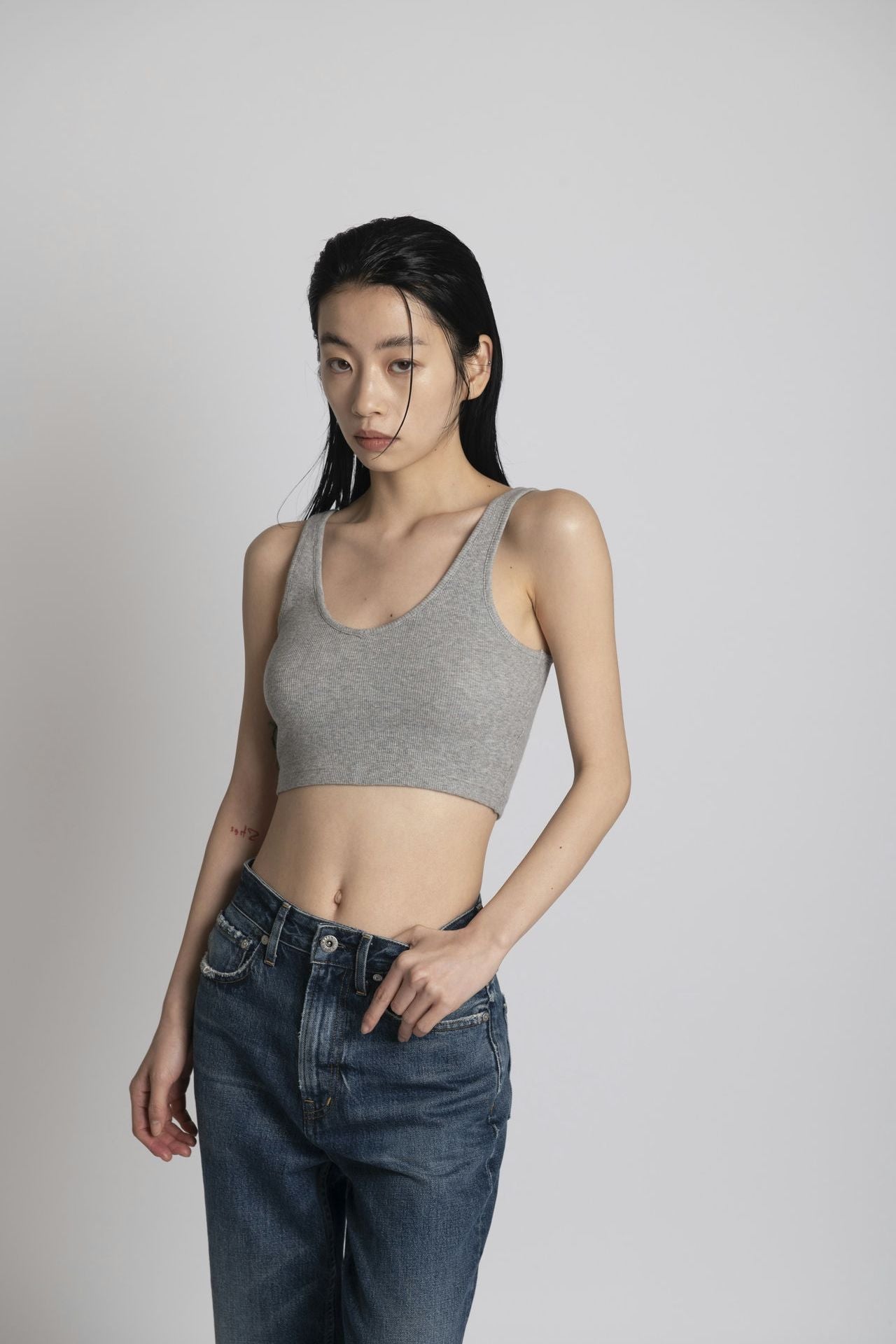 Neo Fitted Cropped Tank Gray