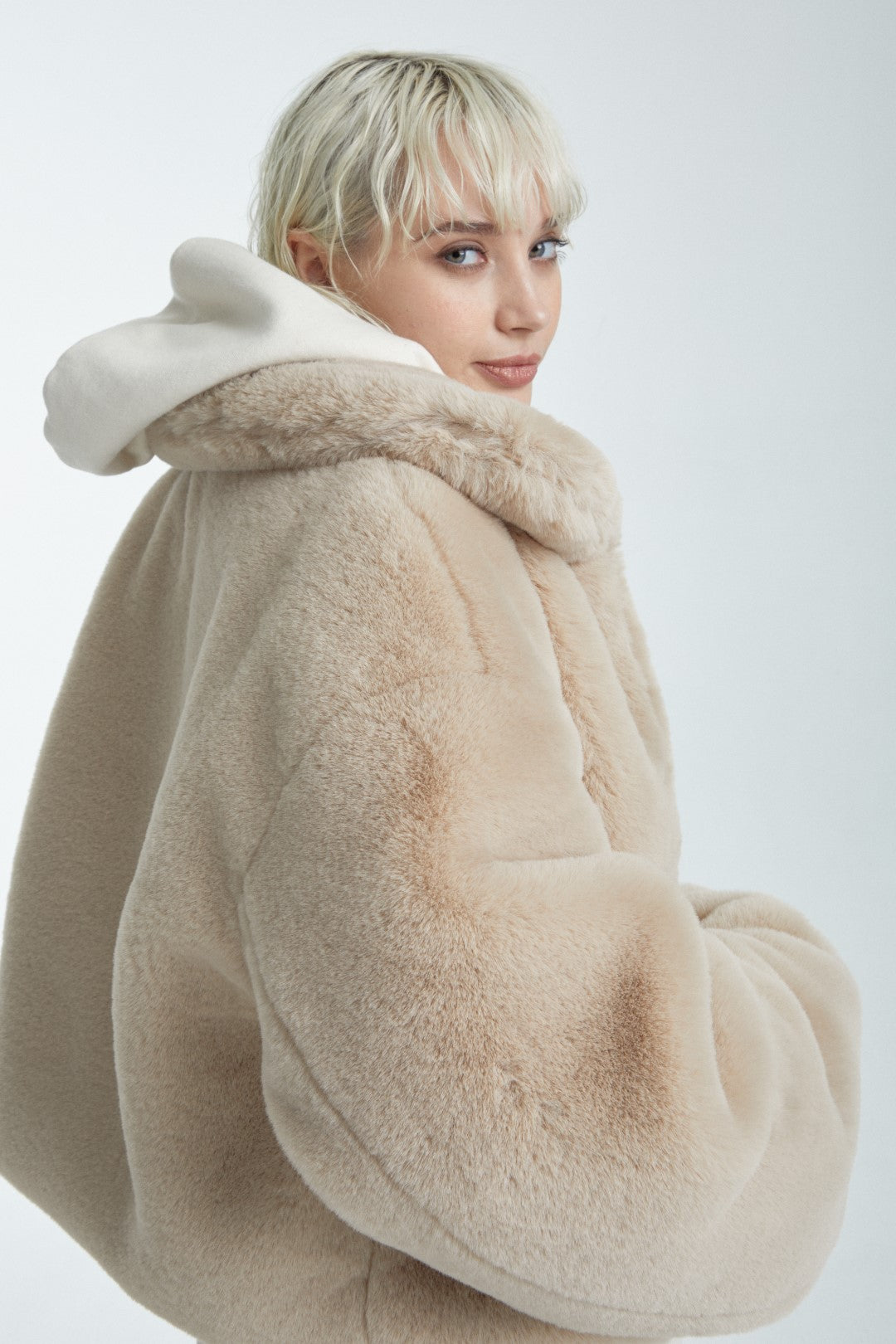 Eco-Fur Cropped Jacket - Beige Model half side 1