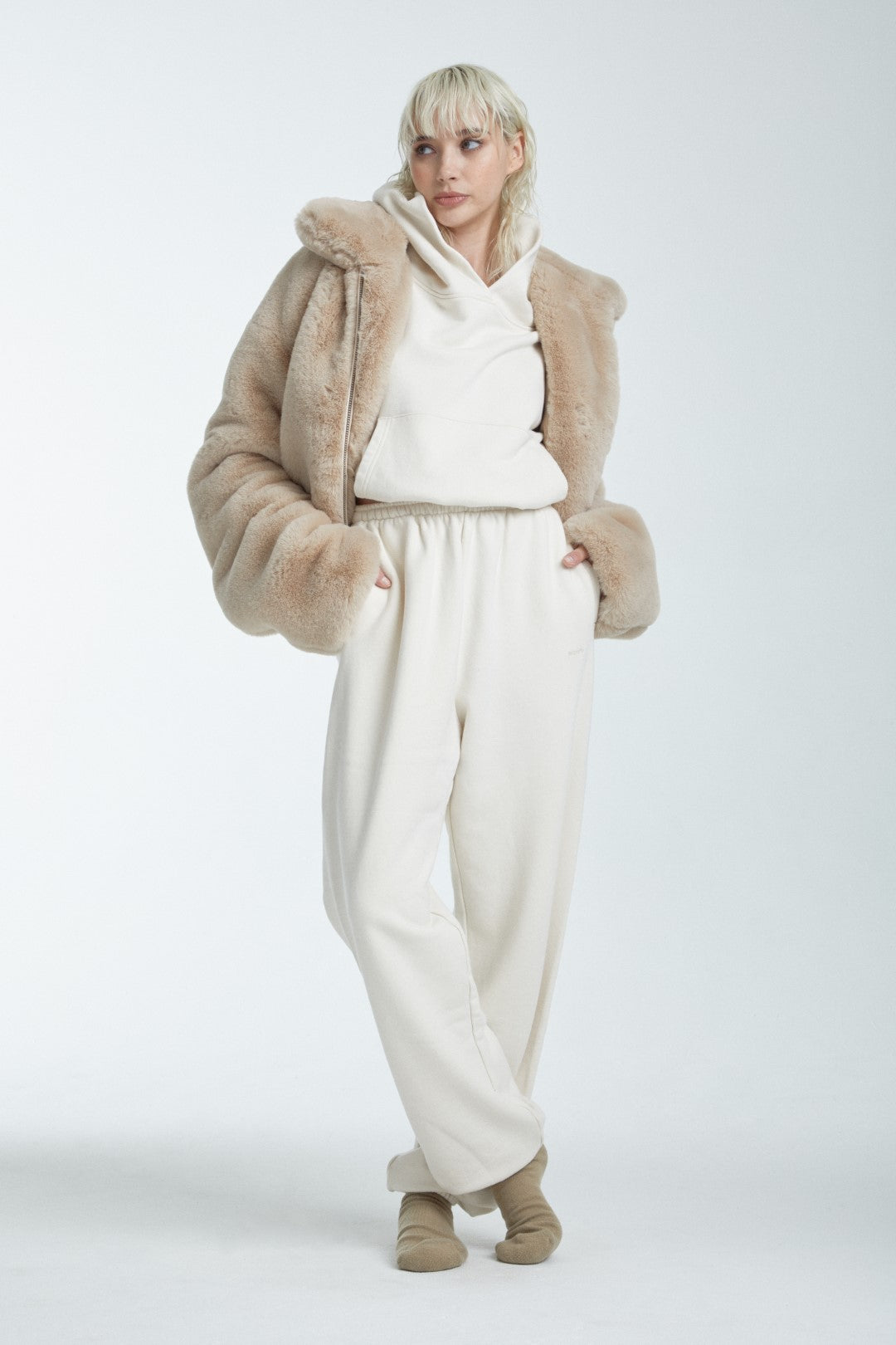 Eco-Fur Cropped Jacket - Beige Model full
