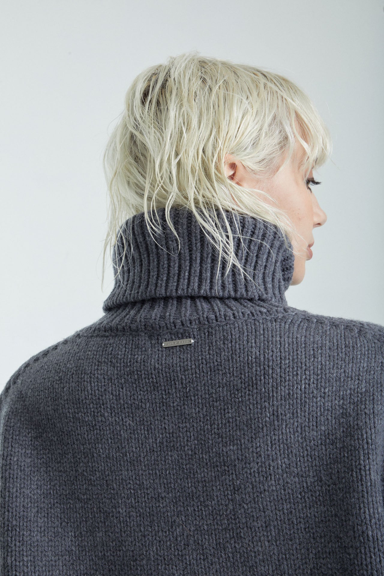 Turtle Neck Knit Sweater Gray