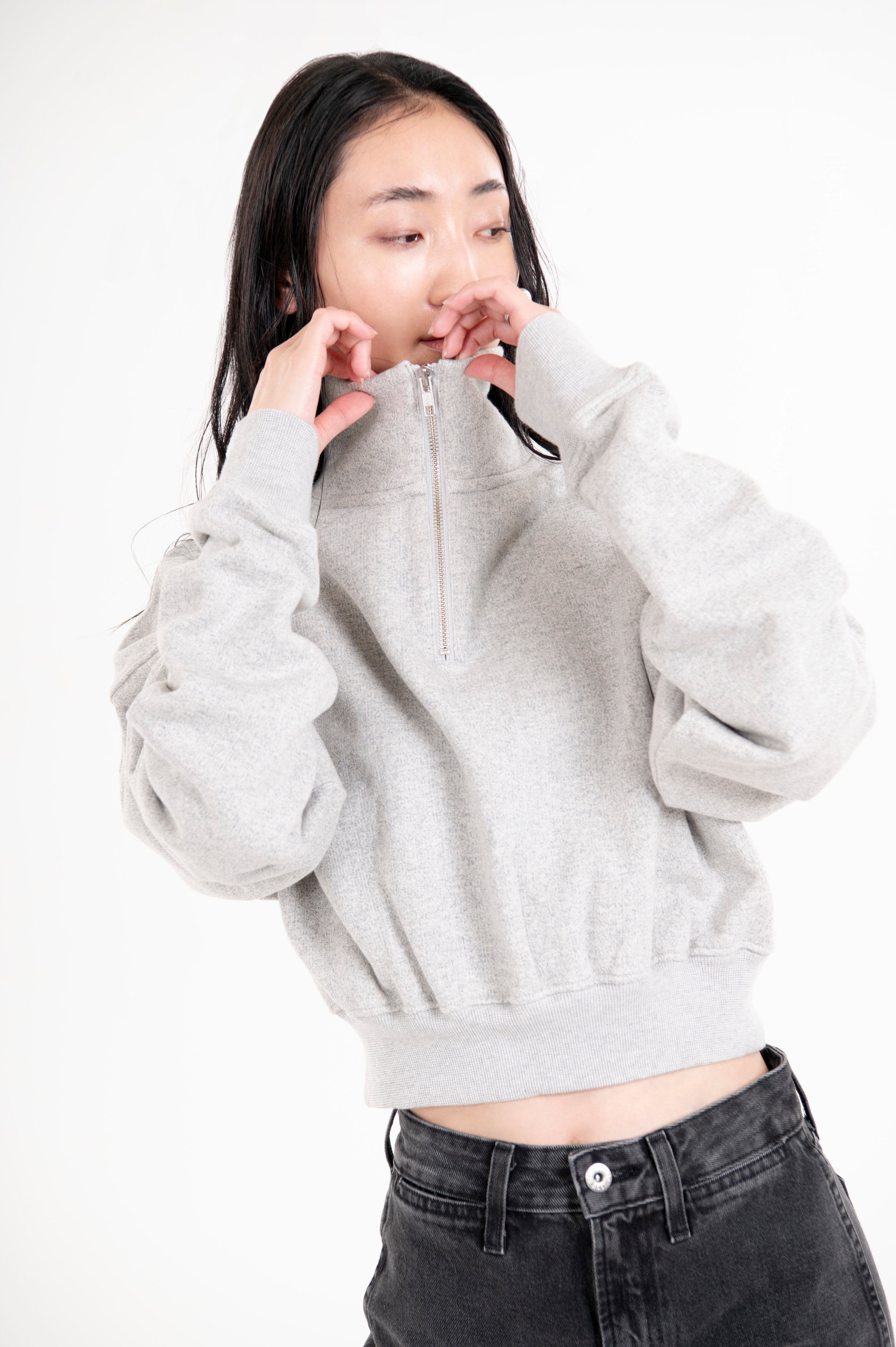 TSURIAMI CROPPED SWEAT H. ASH GREY