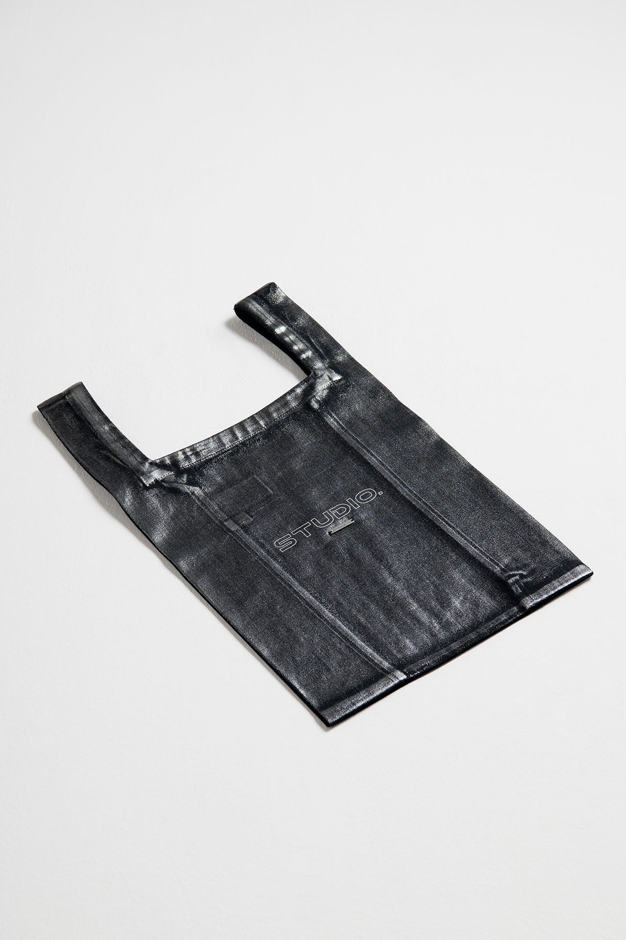 COATED DENIM MARCHE BAG MEDIUM - Black folded