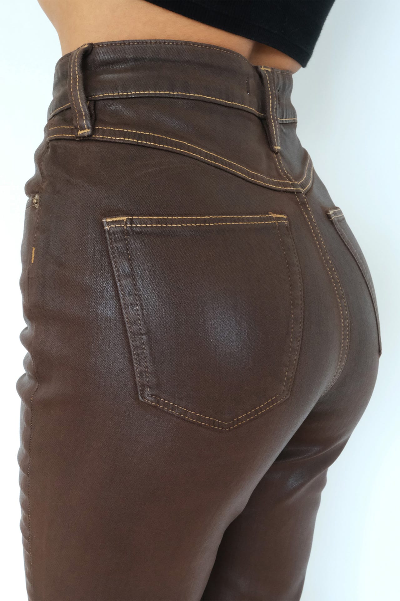 Coated High Rise Skinny - Brown Model side back close