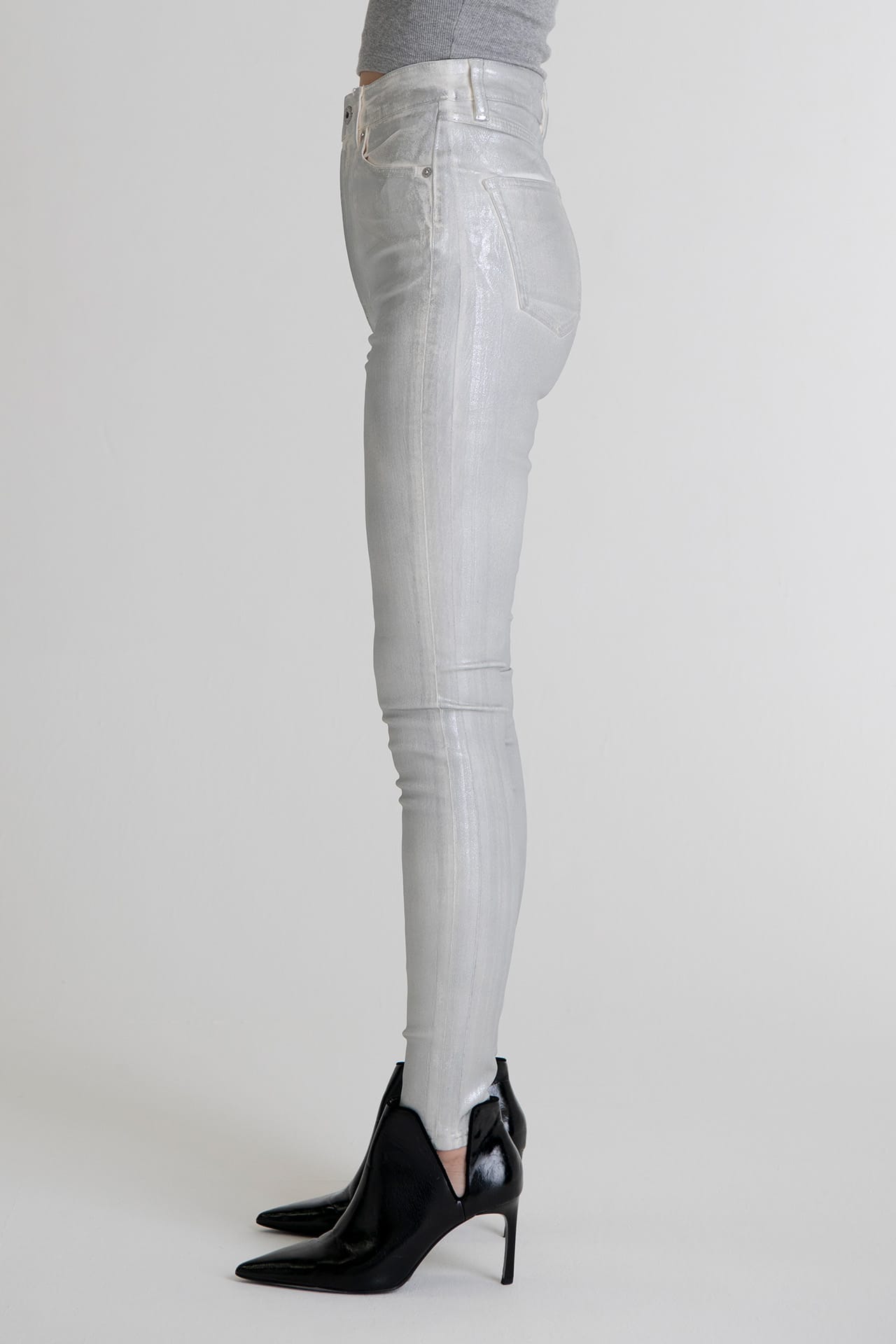 Coated High Rise Skinny - White Model half side