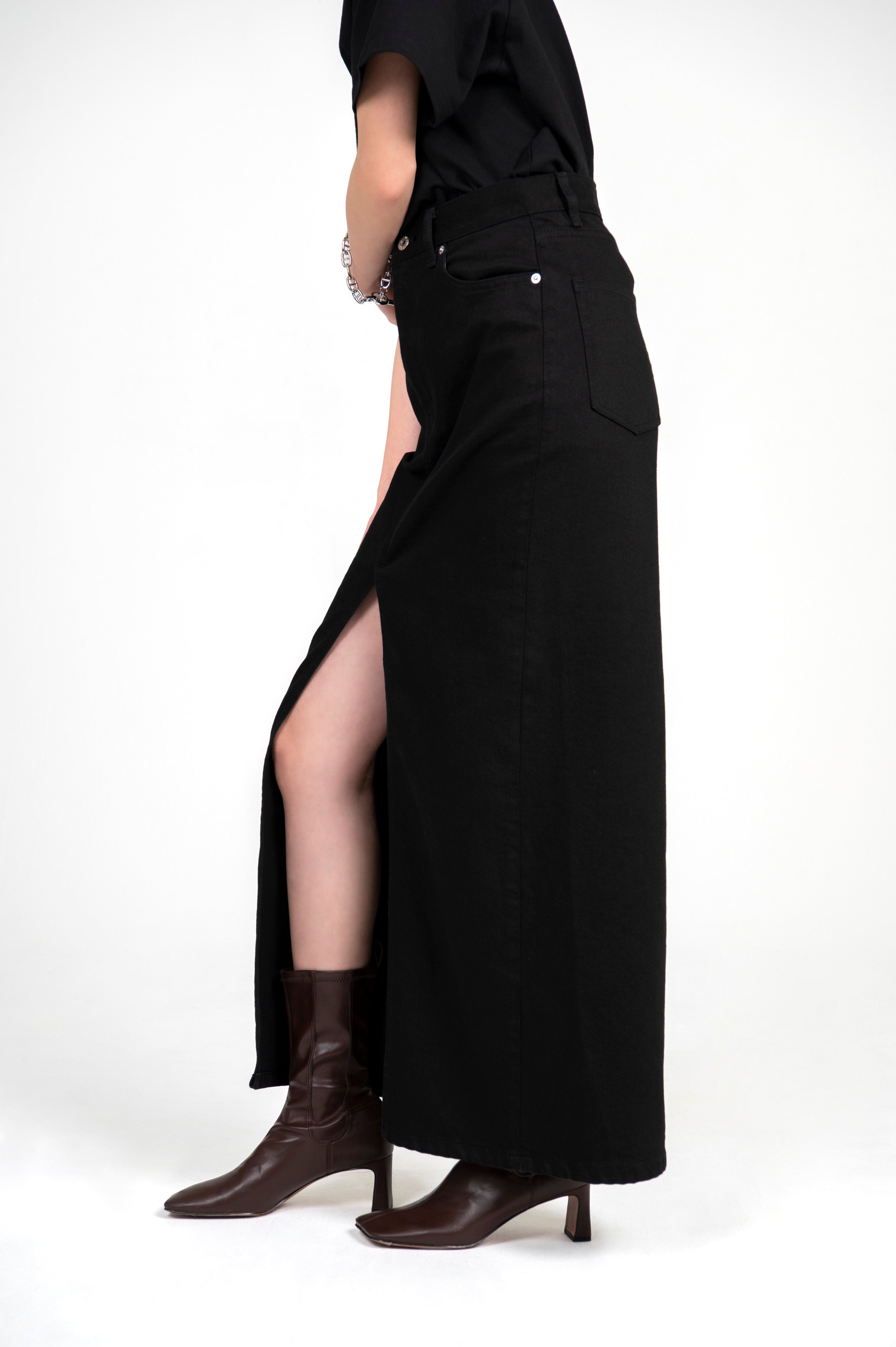 【24SS 新品】L'Appartement Denim Maxi Skirt黒 24SS 新品】L'Appartement Denim Maxi Skirt黒