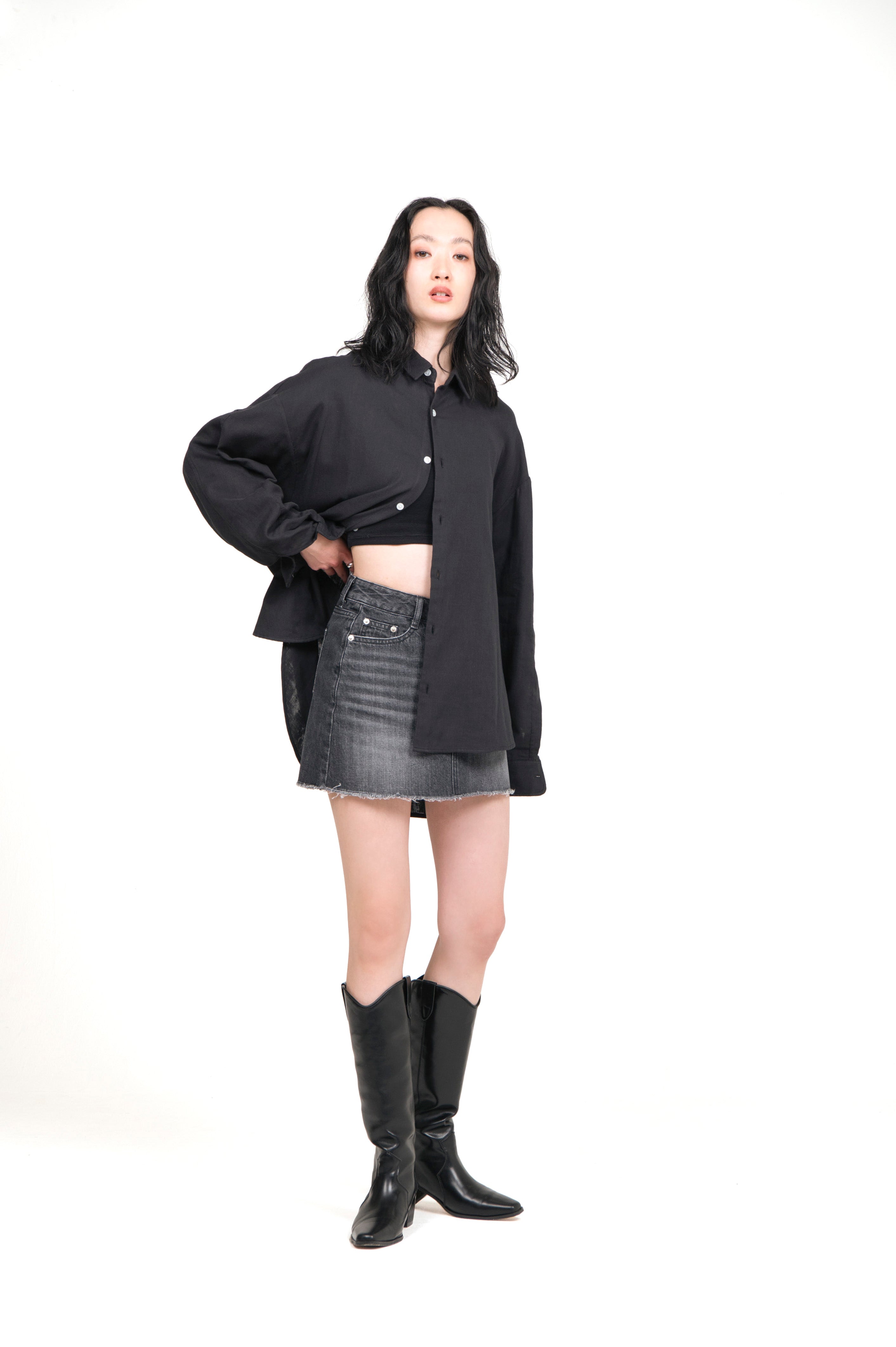 スカート COURREGES COTTON DENIM MINI SKIRT V-waist Mini Skirt | Aritzia CA