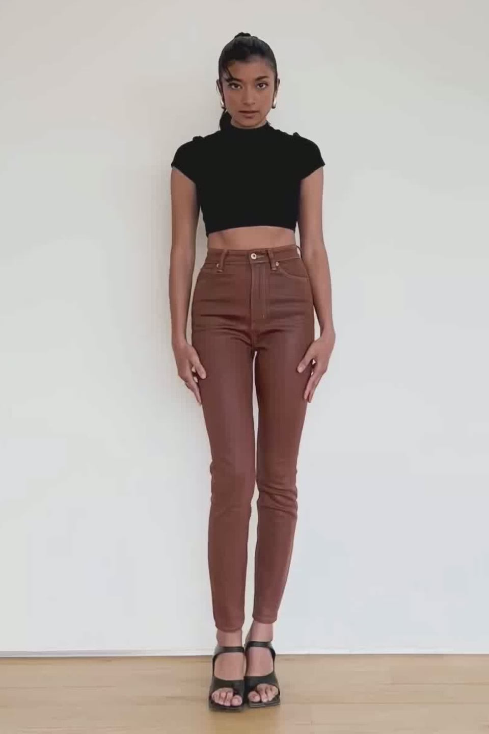 Coated High Rise Skinny - Light Brown Model video