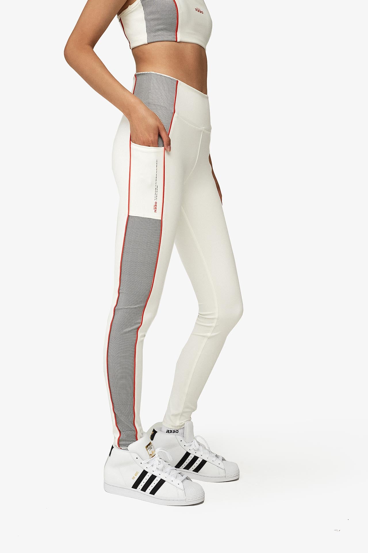 Neo Leggings – STUDIO R330