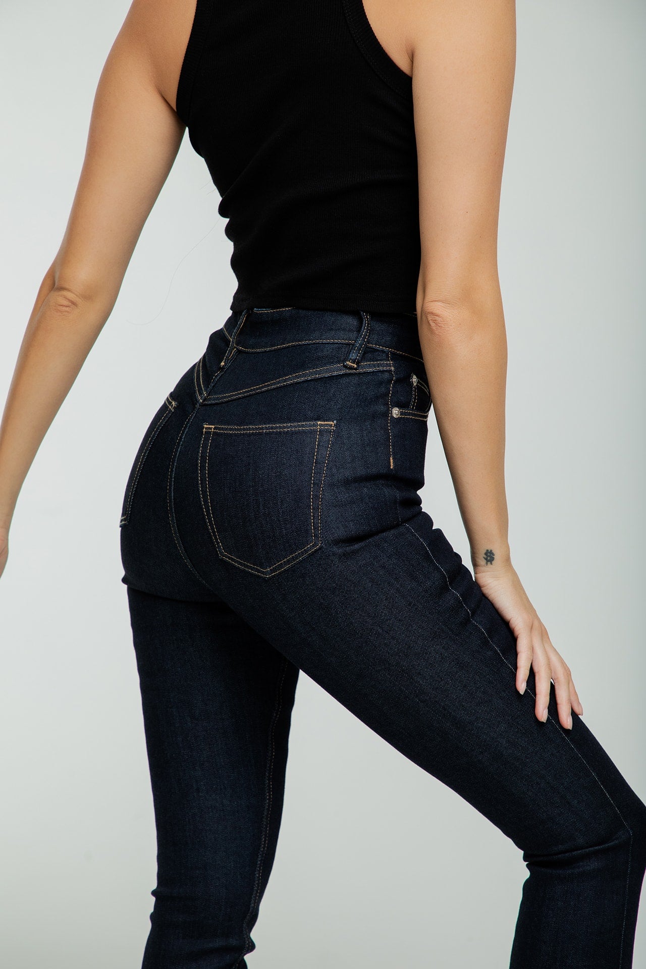 High Rise Skinny - Dark Navy model side