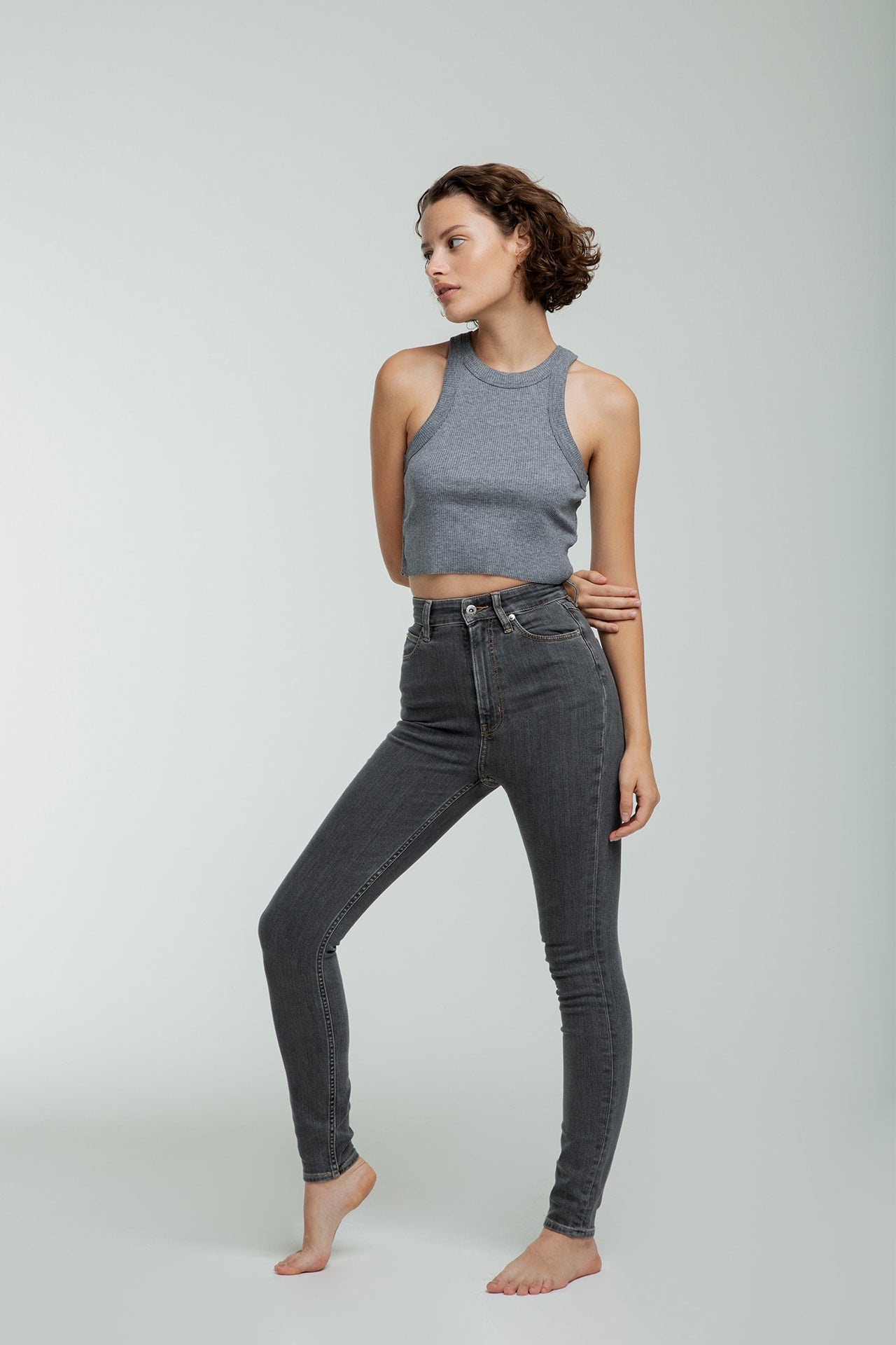 High Rise Skinny - Gray model front