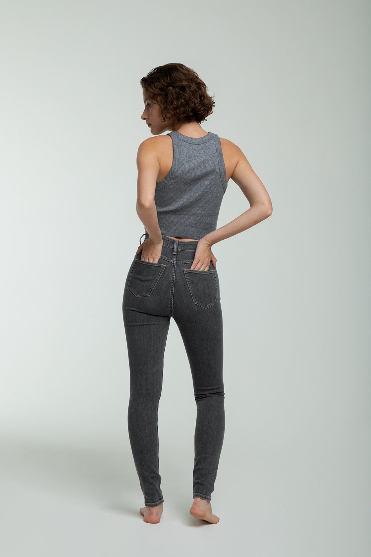 High Rise Skinny - Gray model back