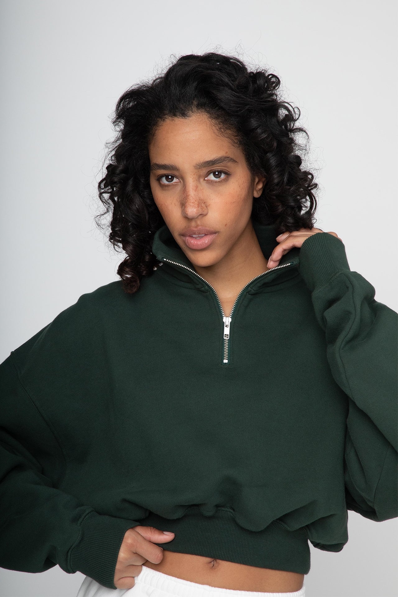 Cropped Half Zip Sweat - Green Model half front