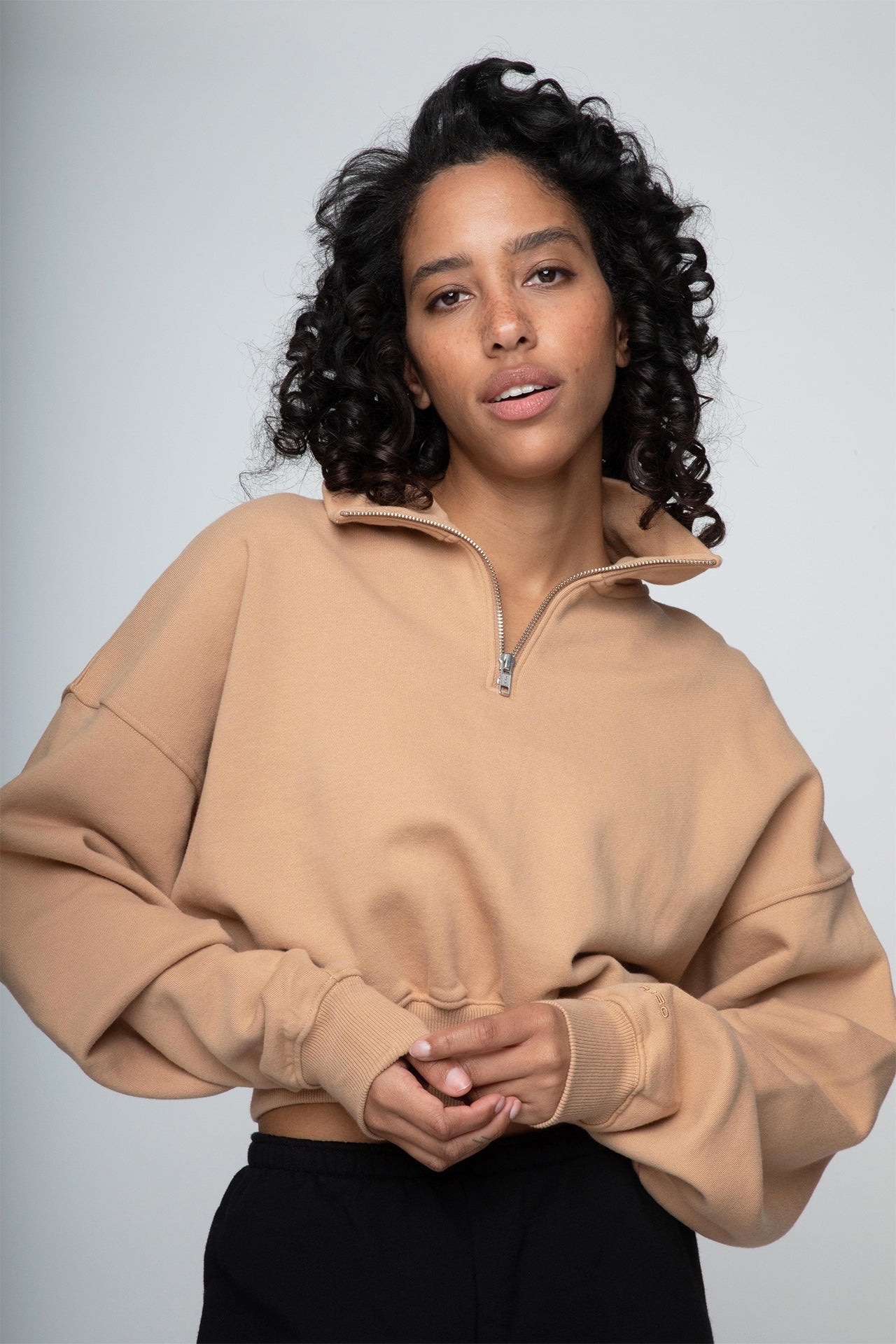 Cropped Half Zip Sweat - Light Brown Model half front