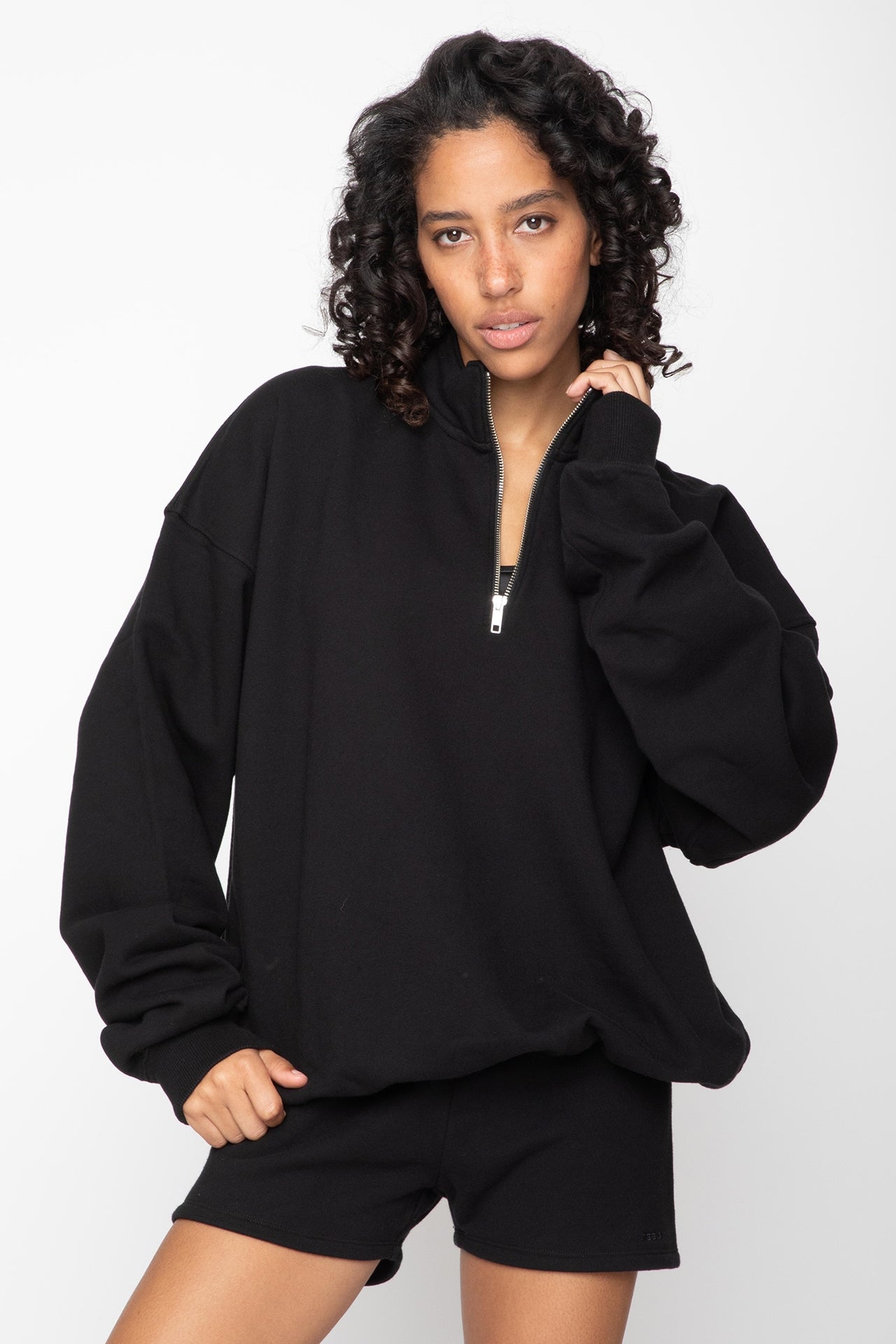 Unisex Oversized Half Zip Sweat – STUDIO R330