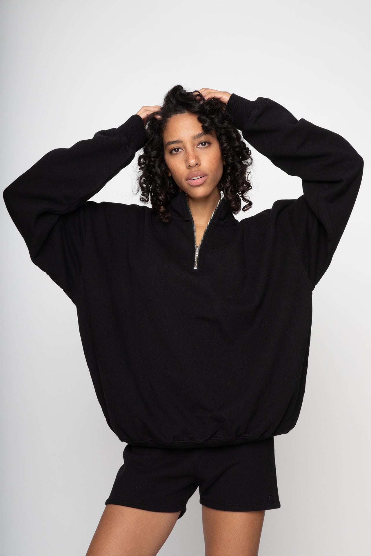 Unisex Oversized Half Zip Sweat – STUDIO R330