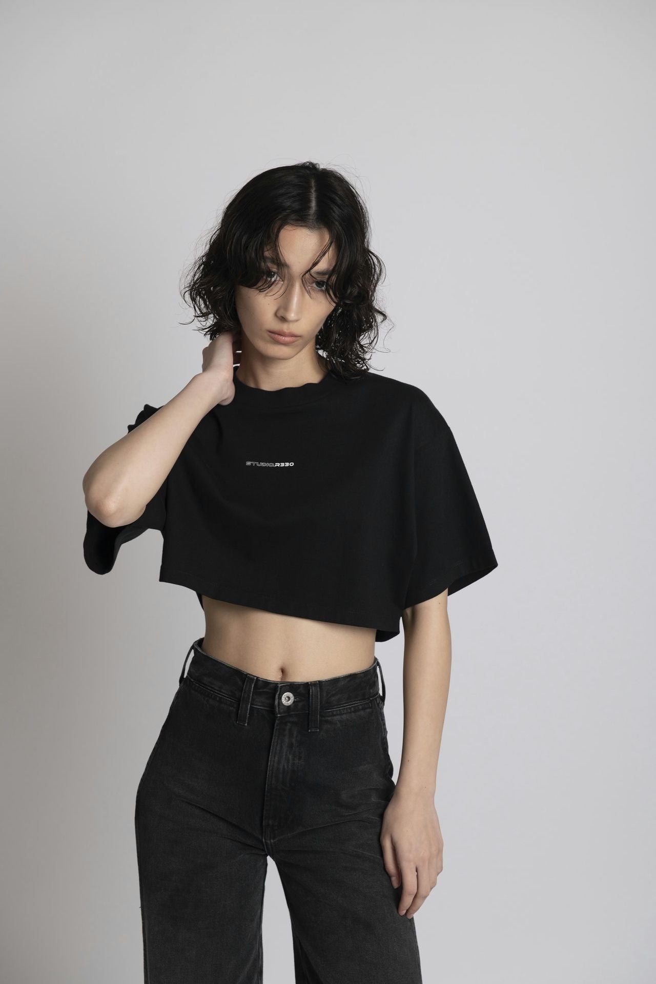 Logo Cropped Tee - Black model front