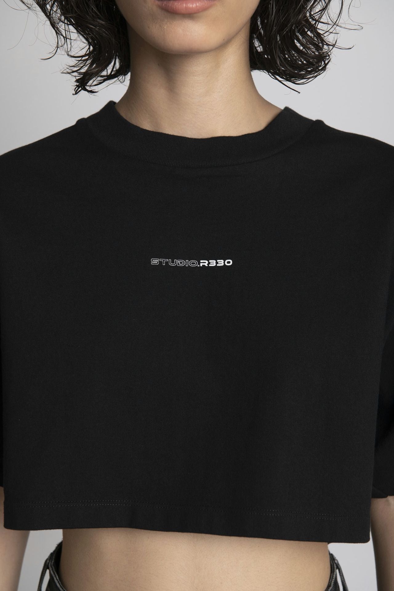 Logo Cropped Tee - Black model front close